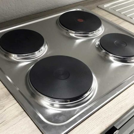 Magnetisches Herdregal Aus Silikon (76 Cm) – Gewürzregal Mit Trennwänden, Rutschfest, Für über Den Herd