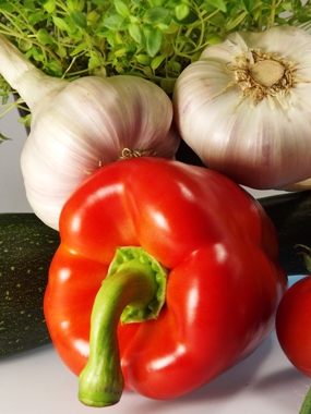 Frisches Gemüse und Knoblauch für beste Gesundheit