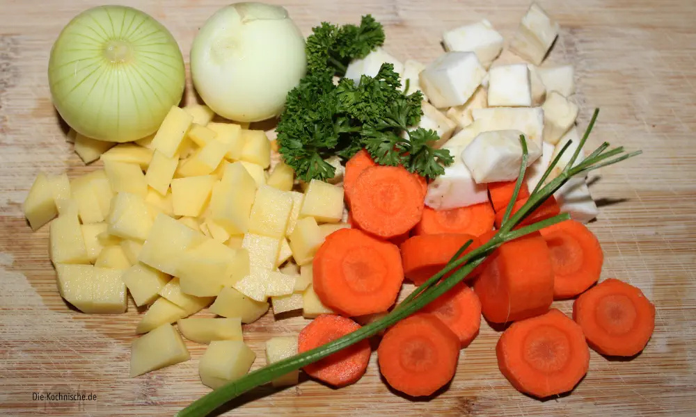 Linsensuppe mit viel Gemüse für genialen Geschmack